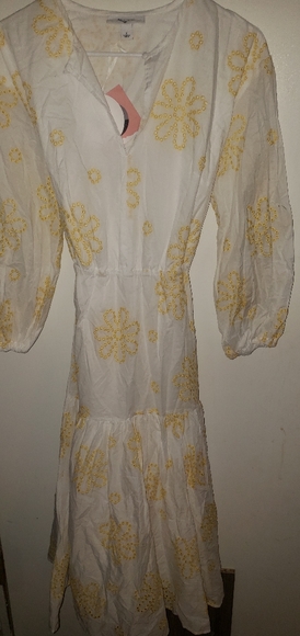 Alexis yellow floral embroiderd dress 1x - Picture 4 of 14